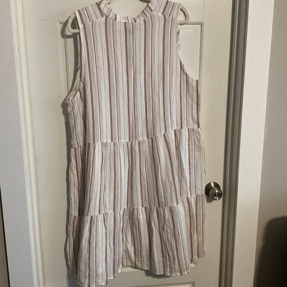 Falls Creek Sleeveless Muslin Dress - Picture 5 of 5